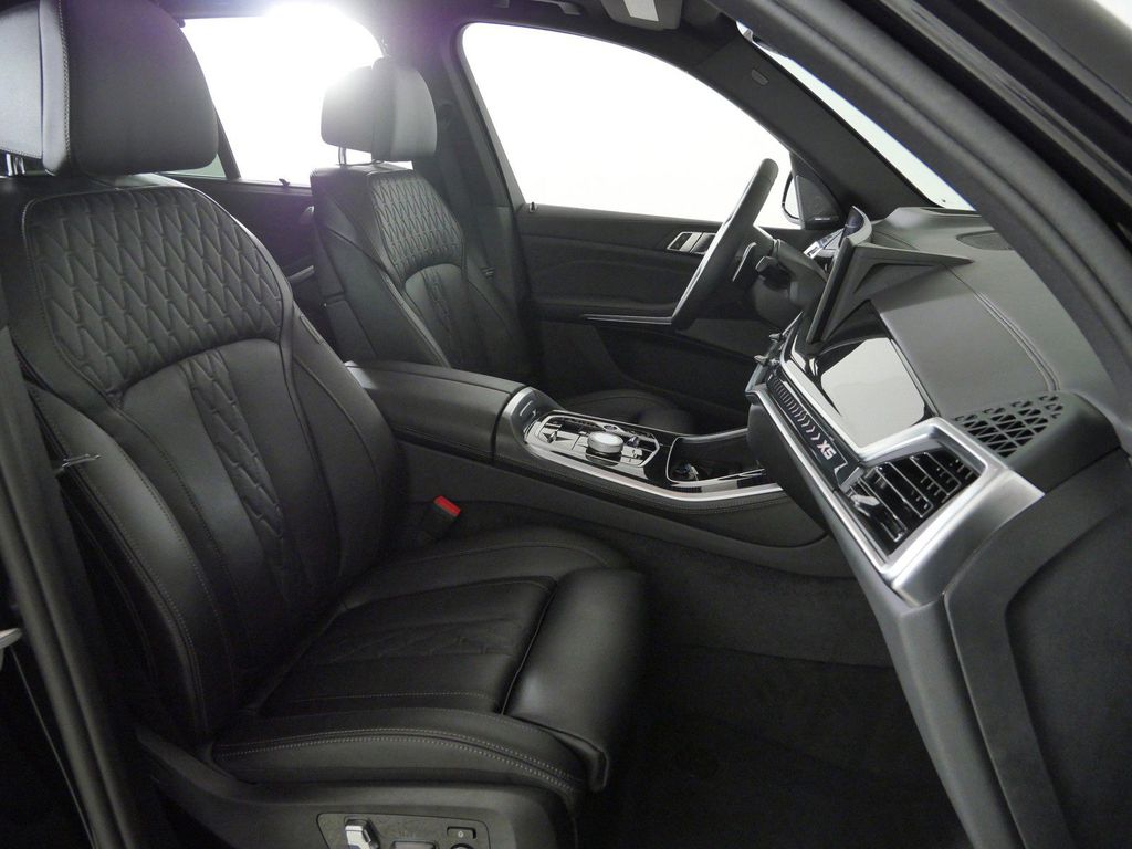 Thumbnail: 2026 BMW X5 - 21