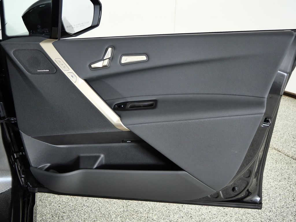 Thumbnail: 2026 BMW iX - 20