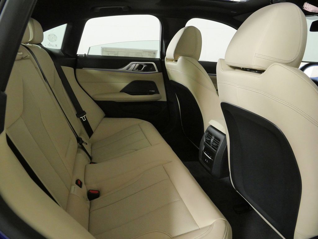 Thumbnail: 2026 BMW i4 - 24