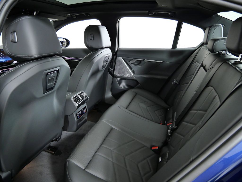 Thumbnail: 2026 BMW 5 Series - 30