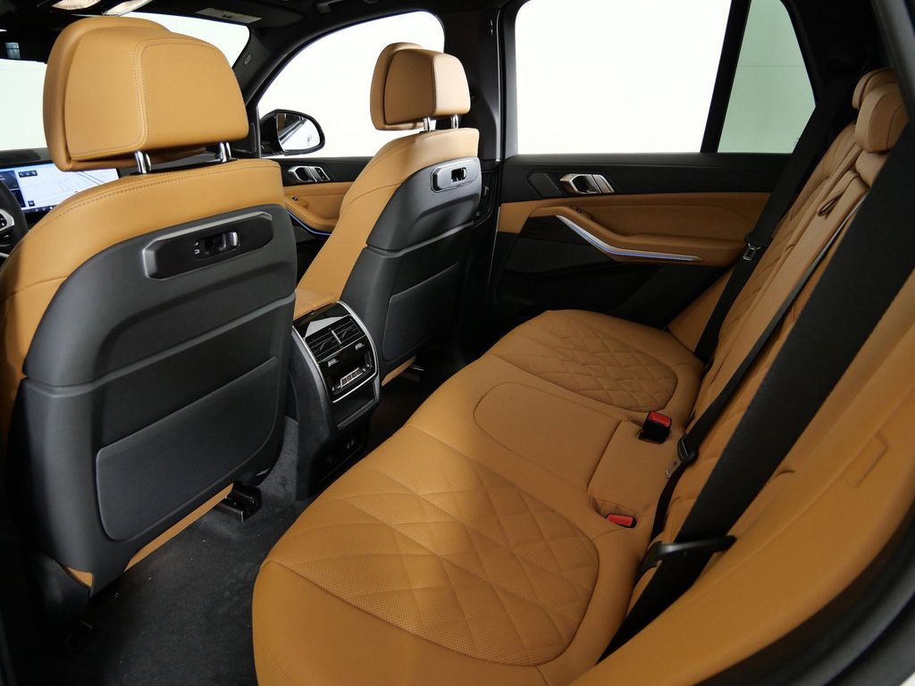 Thumbnail: 2026 BMW X5 - 32