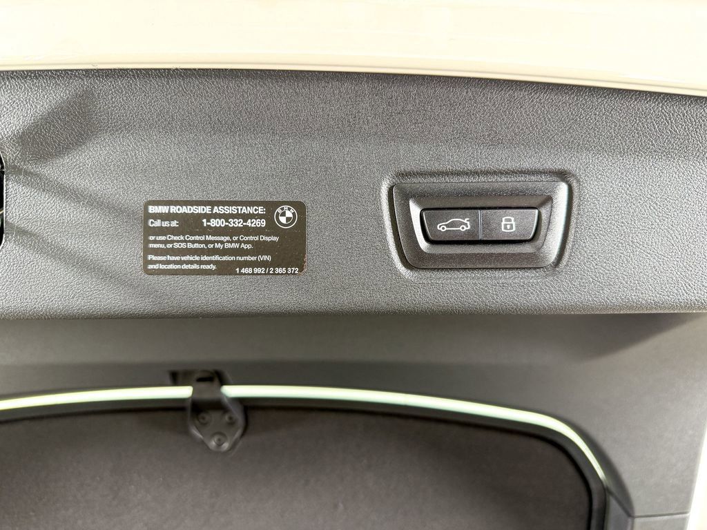 Thumbnail: 2025 BMW i4 - 20