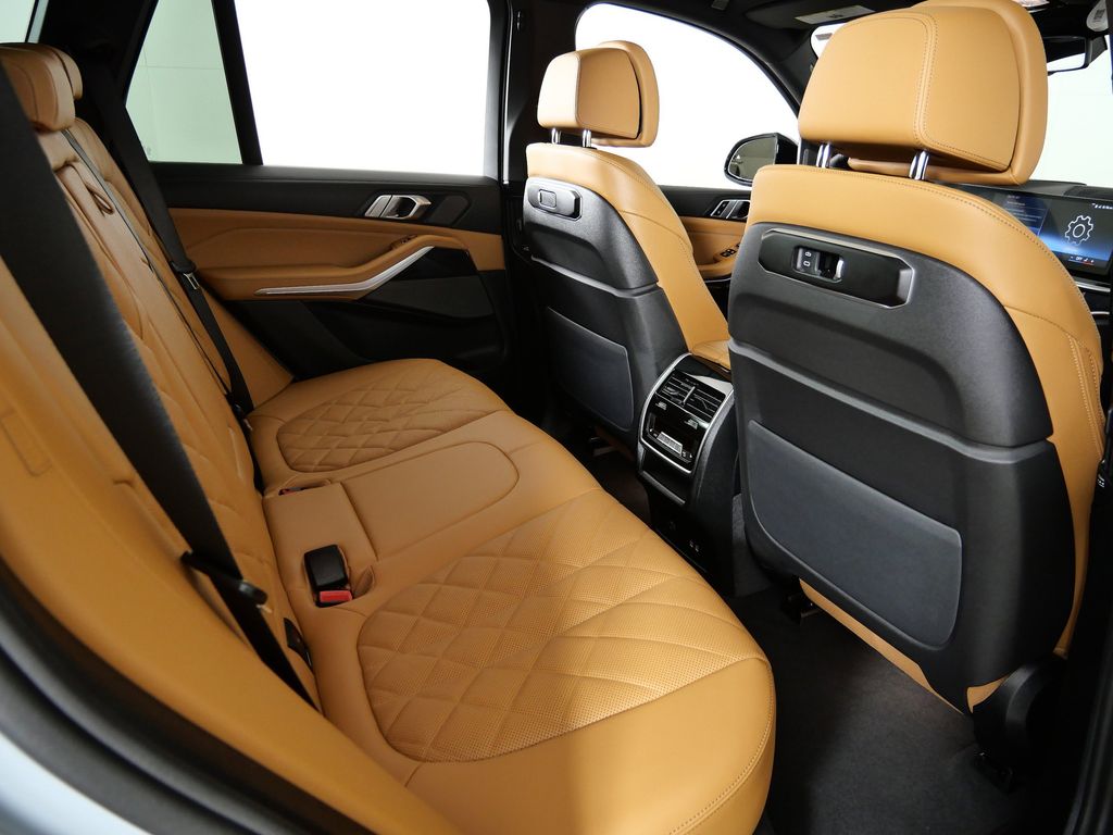 Thumbnail: 2026 BMW X5 - 26