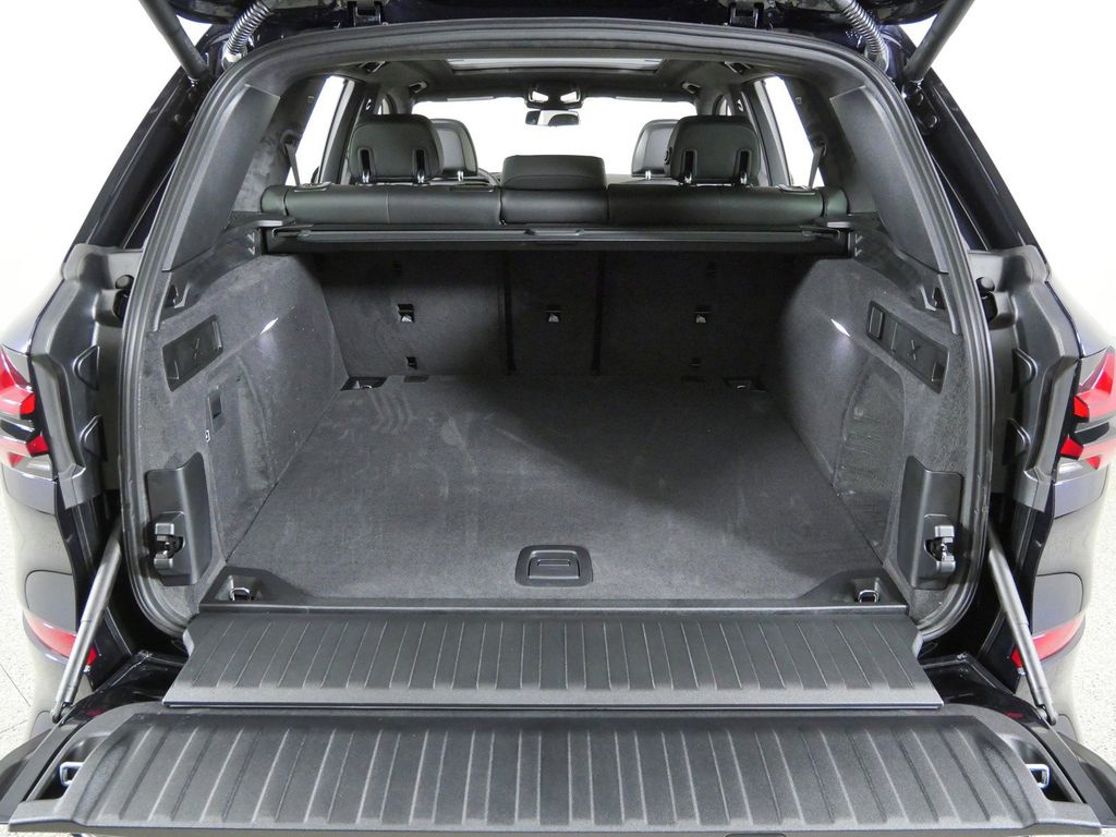Thumbnail: 2026 BMW X5 - 28