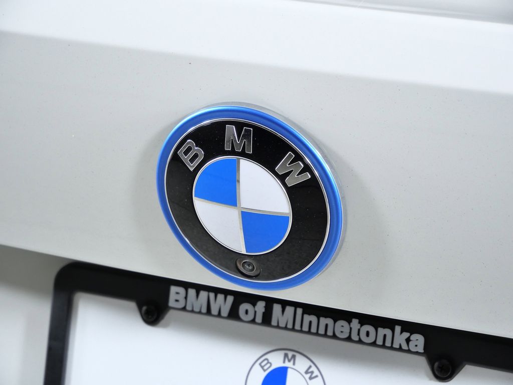 Thumbnail: 2025 BMW i4 - 14