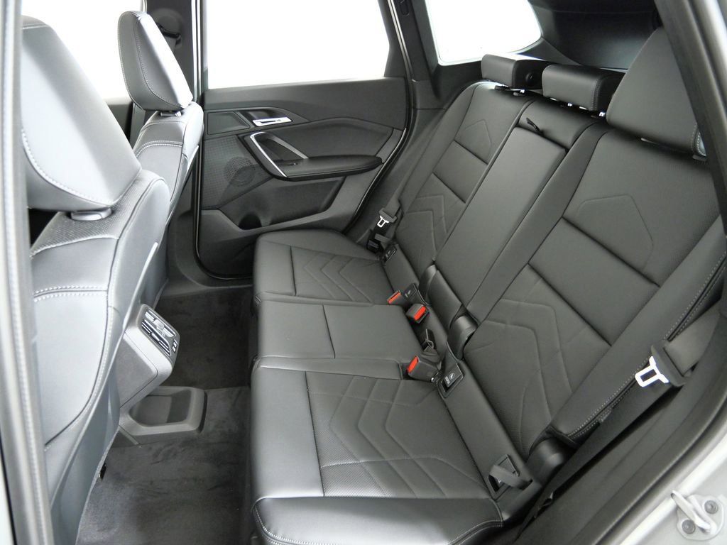 Thumbnail: 2026 BMW X1 - 32