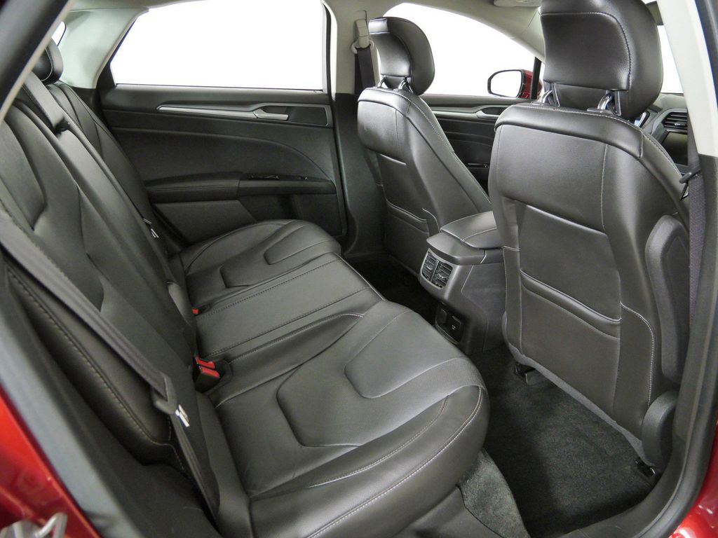 Thumbnail: 2013 Ford Fusion - 25