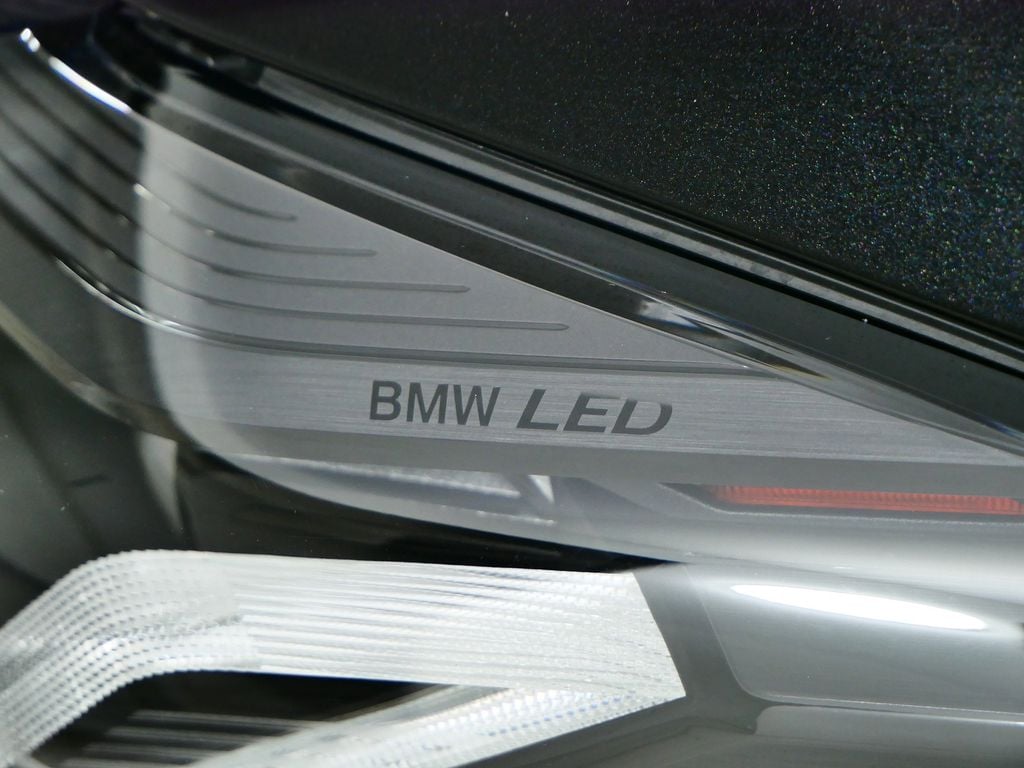 Thumbnail: 2023 BMW M5 - 18