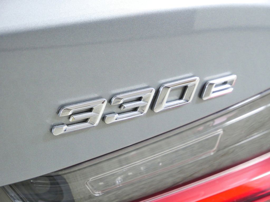 Thumbnail: 2023 BMW 3 Series - 12