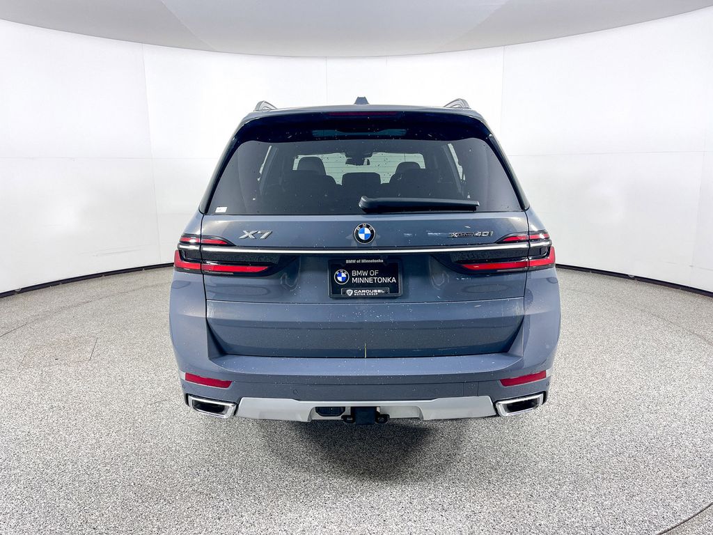 Thumbnail: 2025 BMW X7 - 13