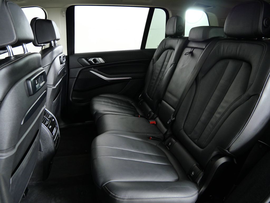 Thumbnail: 2022 BMW X7 - 33