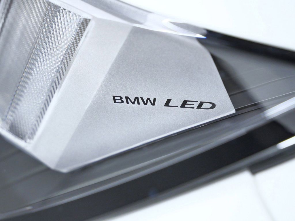 Thumbnail: 2026 BMW iX - 4