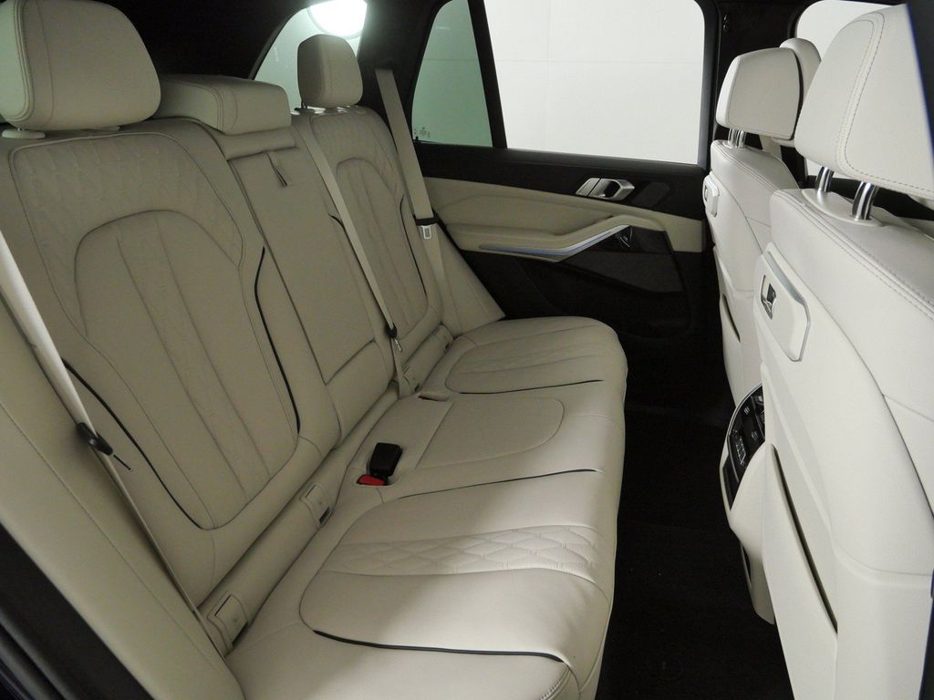 Thumbnail: 2026 BMW X5 - 27