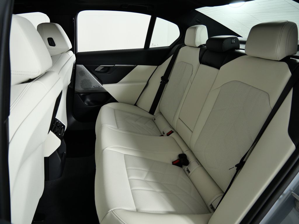 Thumbnail: 2026 BMW 5 Series - 30