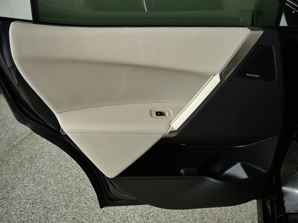 Thumbnail: 2025 BMW iX - 34