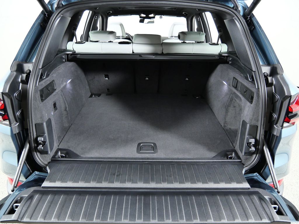 Thumbnail: 2026 BMW X5 - 28