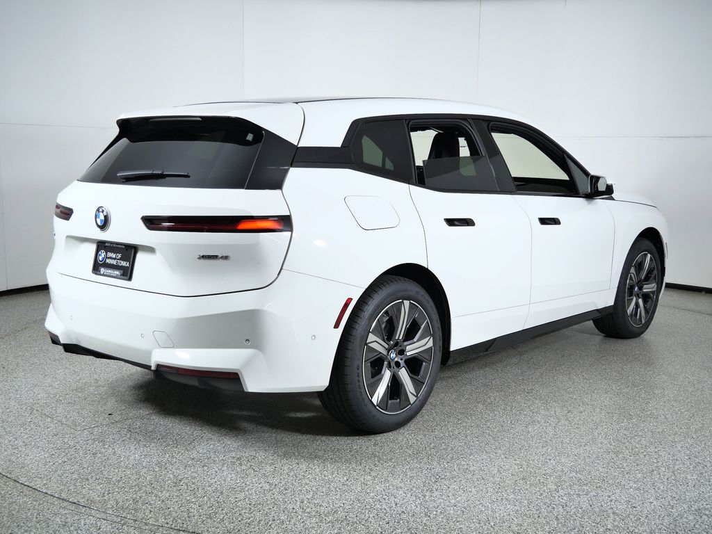 Thumbnail: 2026 BMW iX - 9