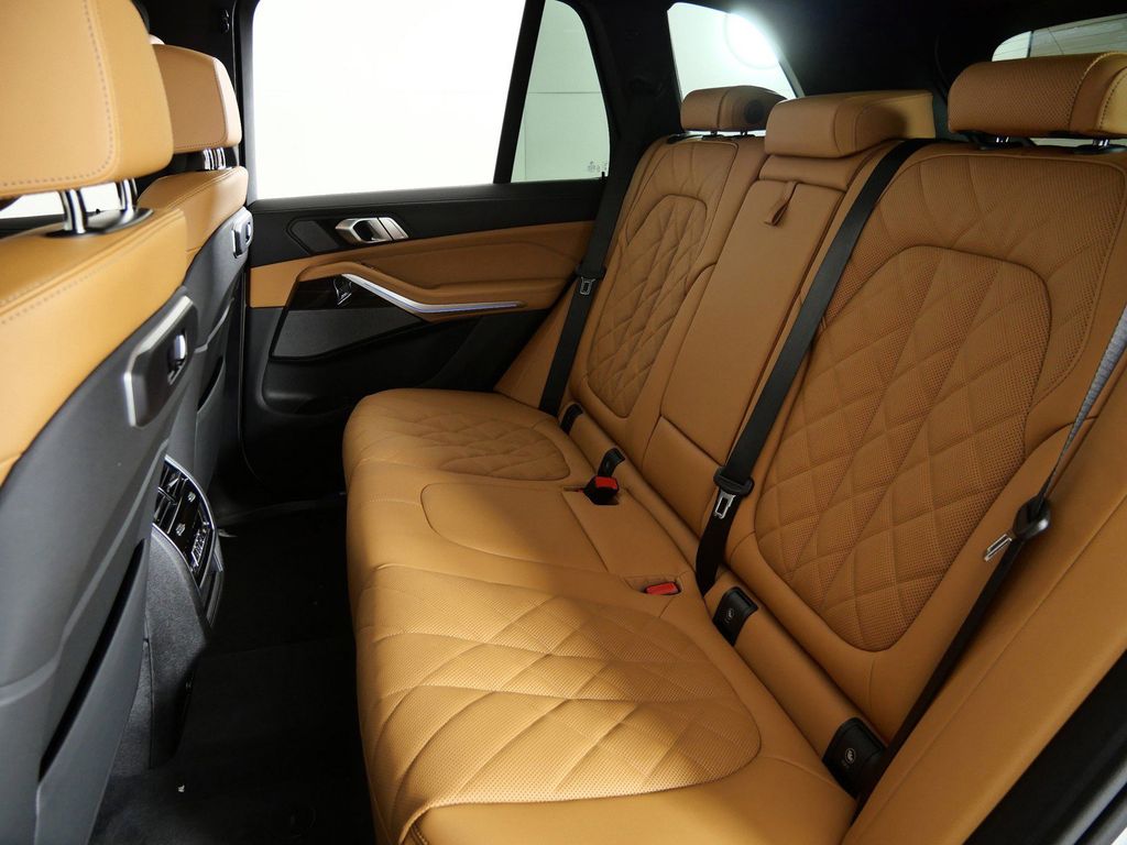 Thumbnail: 2026 BMW X5 - 33