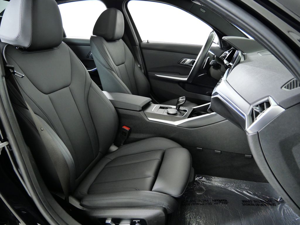 Thumbnail: 2021 BMW 3 Series - 22