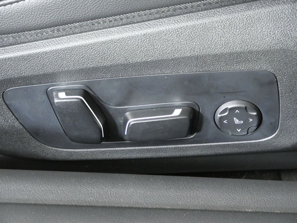 Thumbnail: 2025 BMW 4 Series - 27