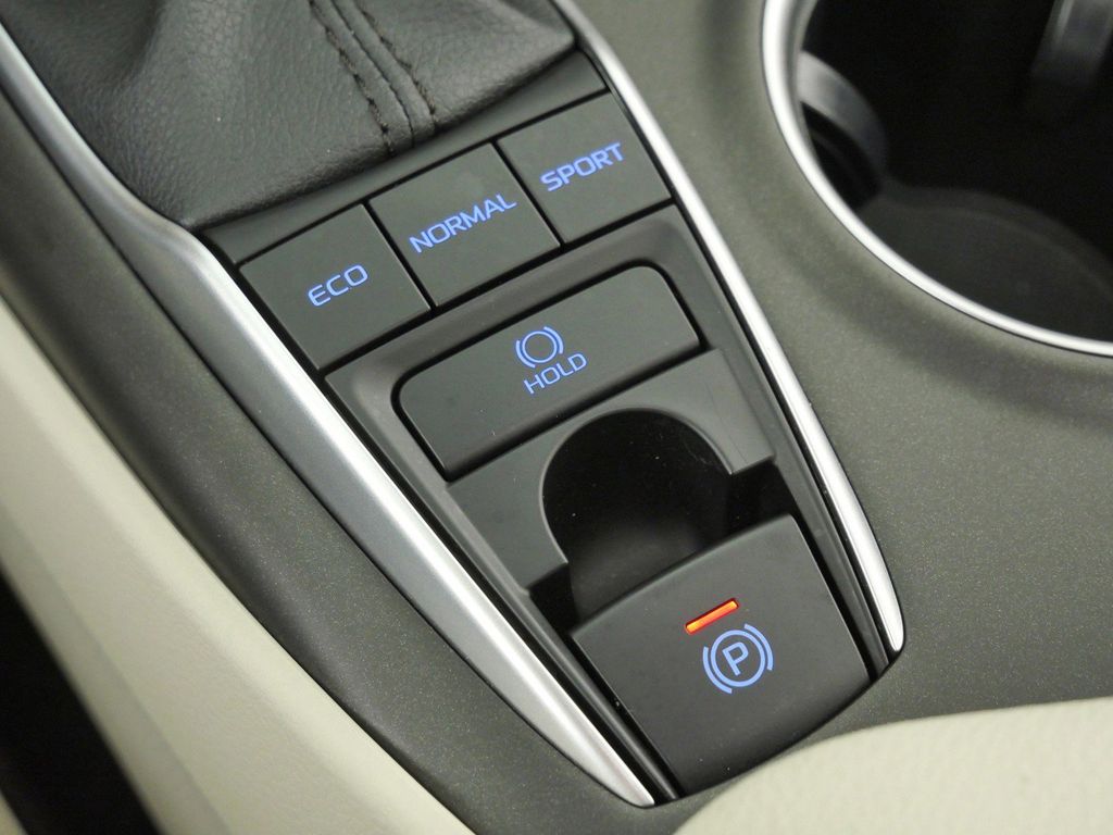 Thumbnail: 2023 Toyota Camry - 45