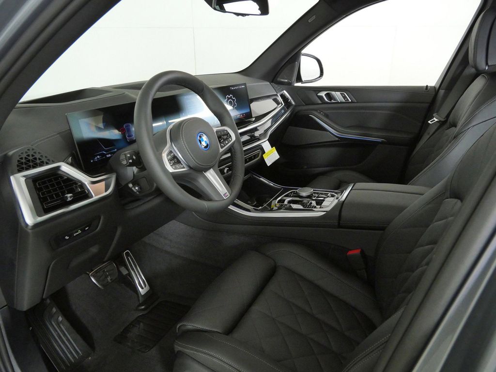 Thumbnail: 2026 BMW X5 - 35