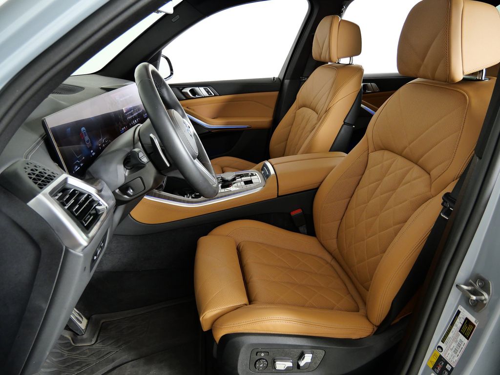 Thumbnail: 2025 BMW X5 - 35
