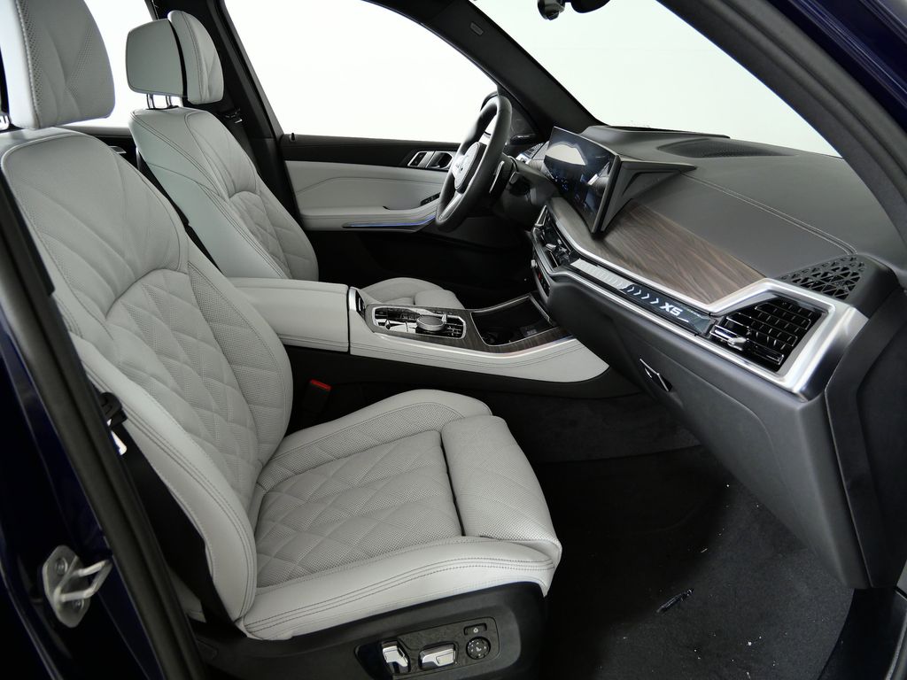 Thumbnail: 2026 BMW X5 - 20