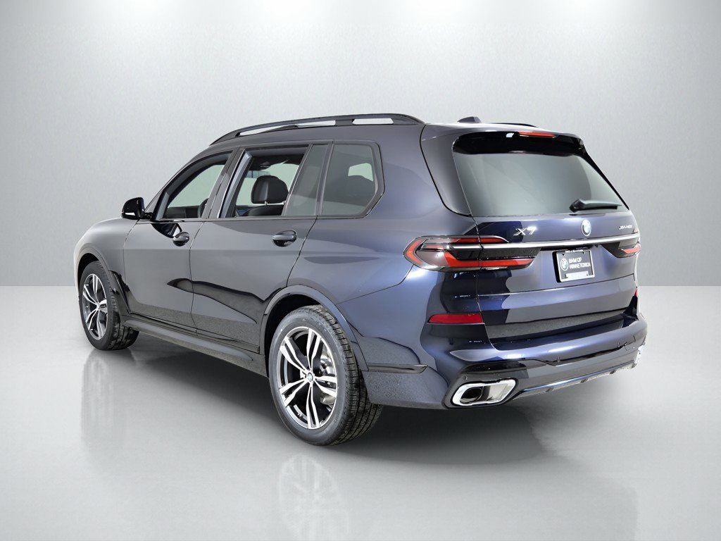 Thumbnail: 2026 BMW X7 - 15