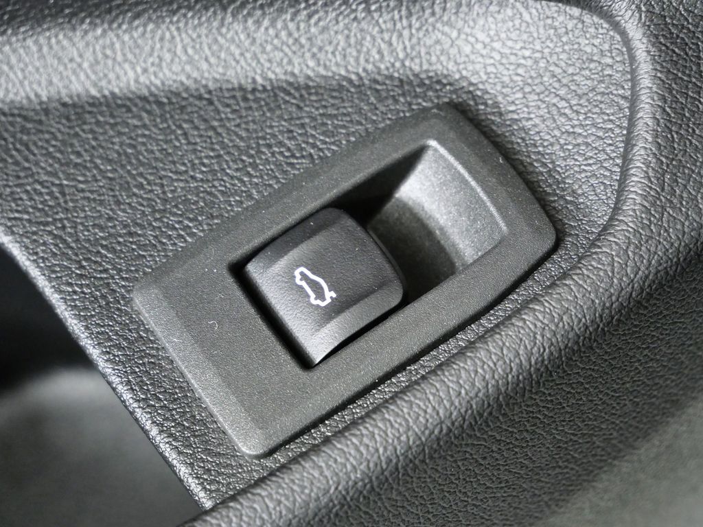 Thumbnail: 2021 BMW 4 Series - 37