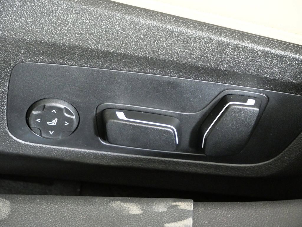 Thumbnail: 2026 BMW 3 Series - 39