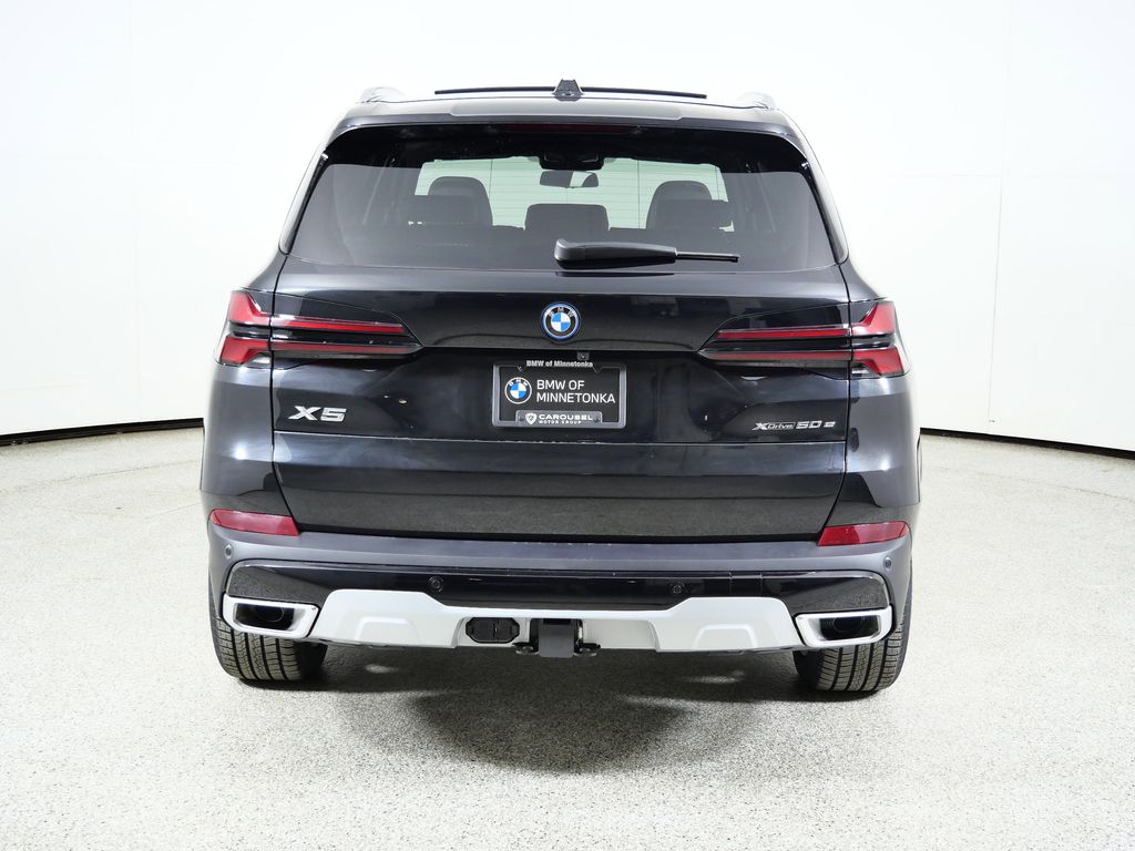 Thumbnail: 2026 BMW X5 - 10