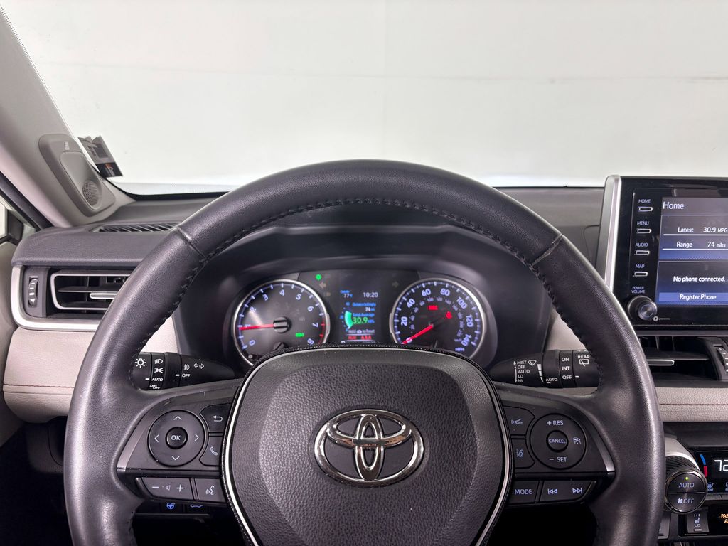 Thumbnail: 2021 Toyota RAV4 - 8