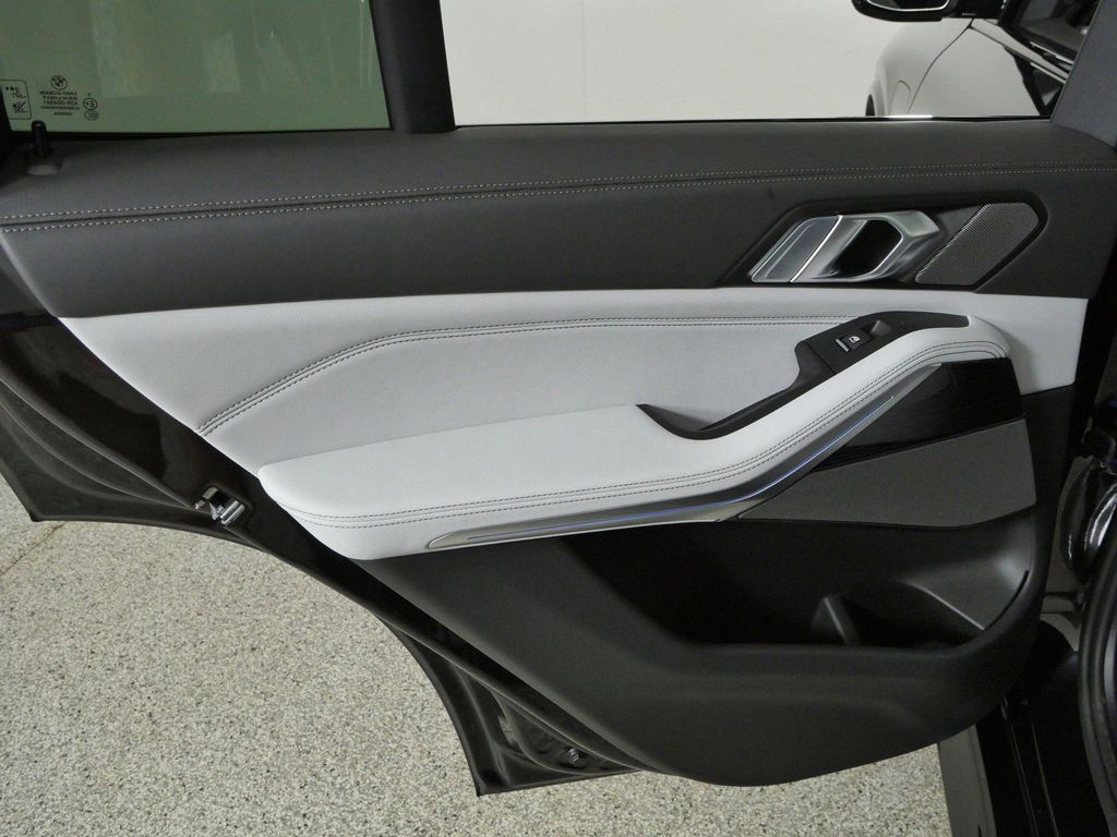 Thumbnail: 2026 BMW X5 - 31
