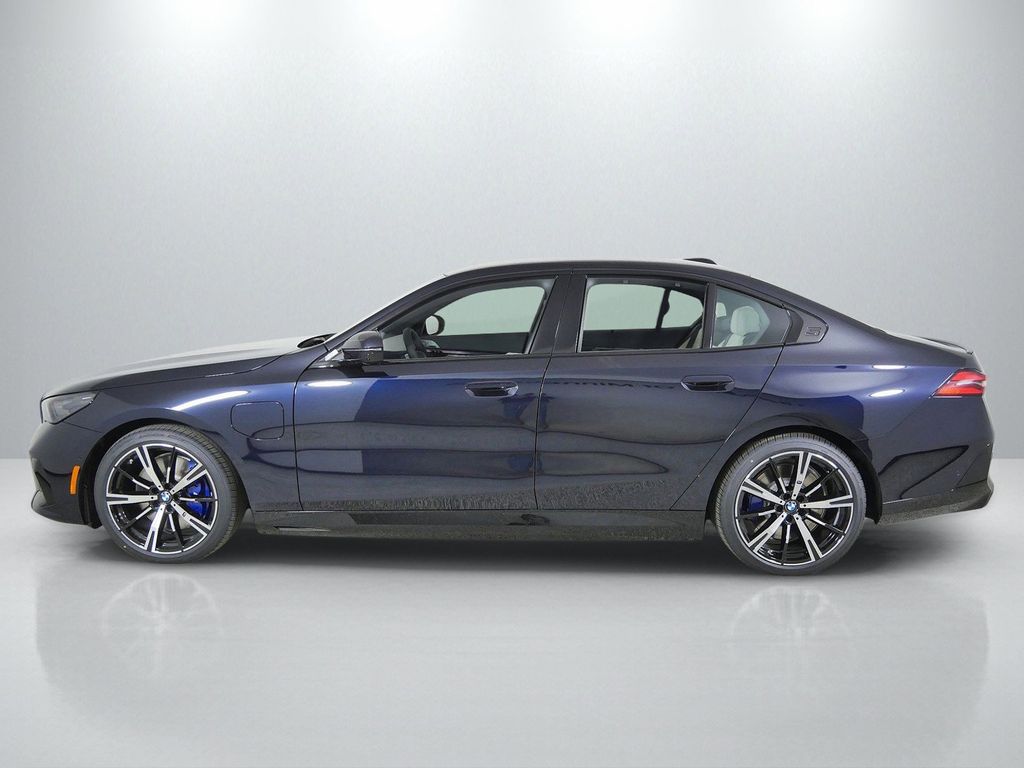 Thumbnail: 2027 BMW 5 Series - 15