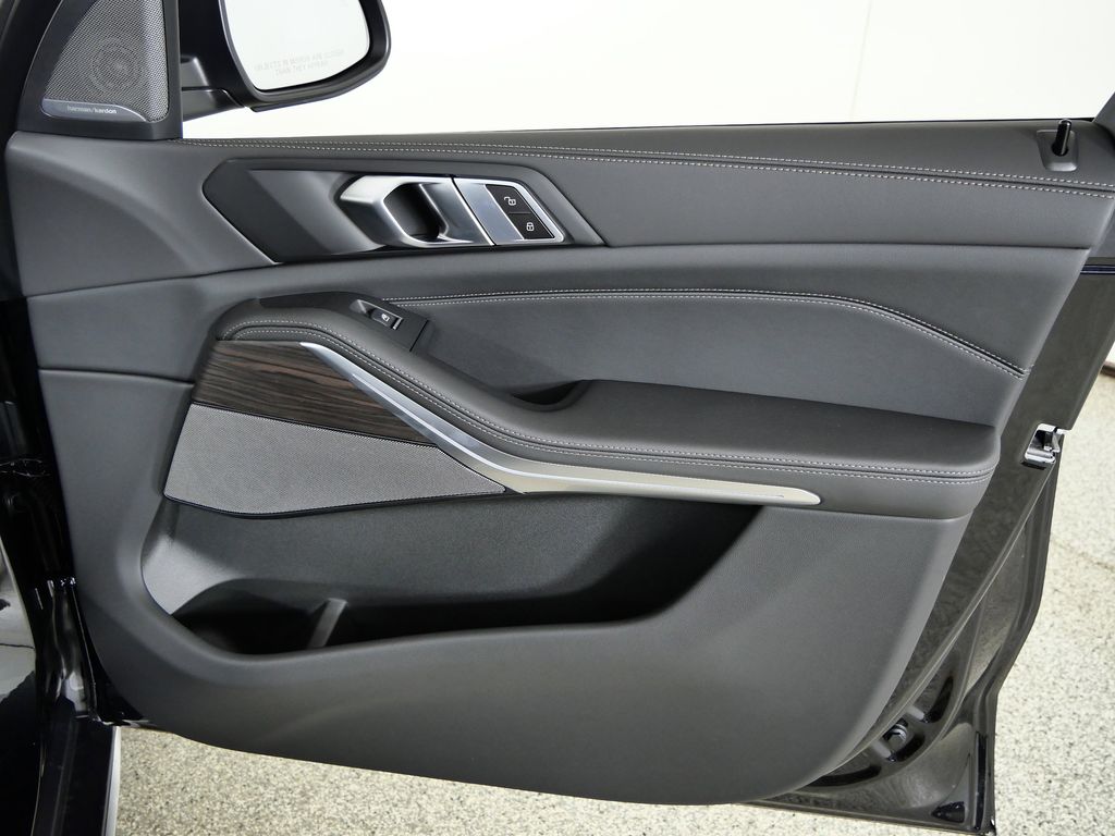 Thumbnail: 2026 BMW X5 - 19