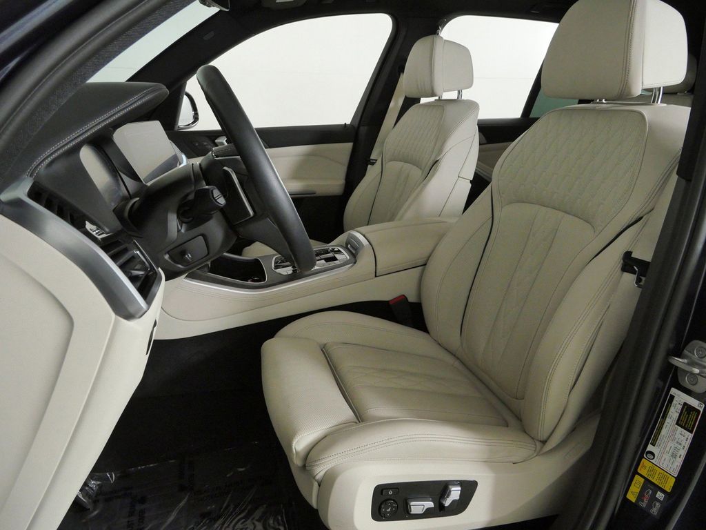 Thumbnail: 2022 BMW X5 - 39