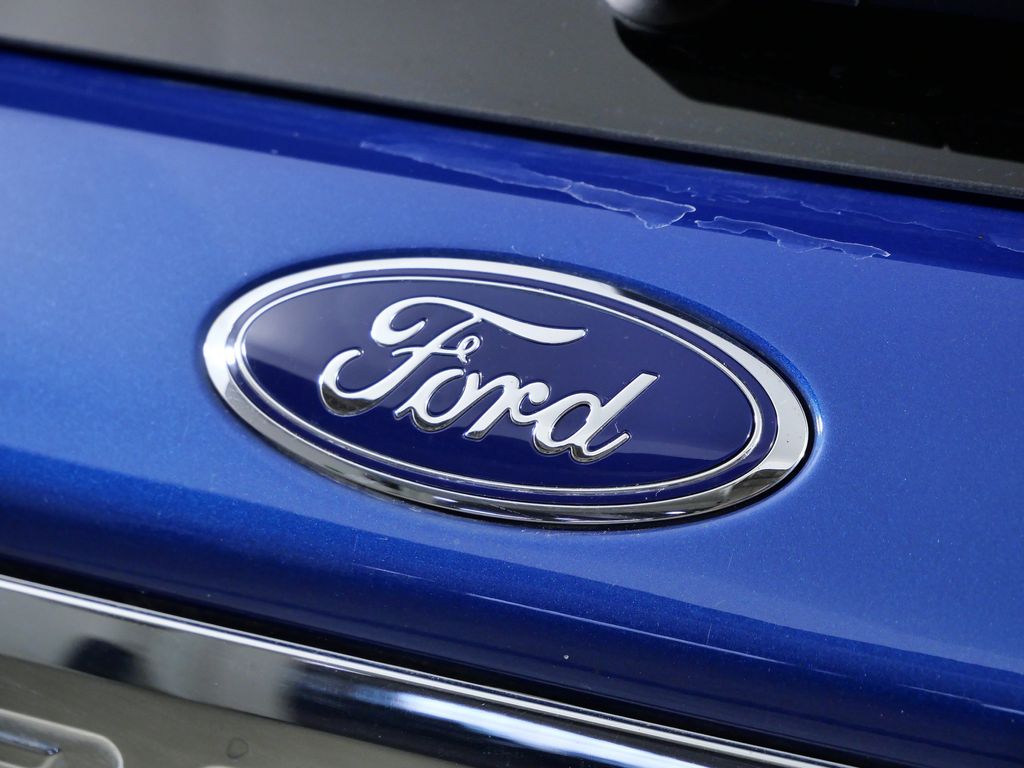 Thumbnail: 2020 Ford Explorer - 12