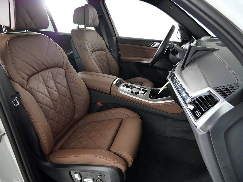 Thumbnail: 2026 BMW X5 - 22