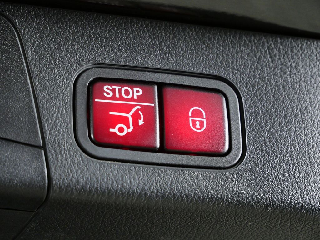 Thumbnail: 2022 Mercedes-Benz EQB - 29