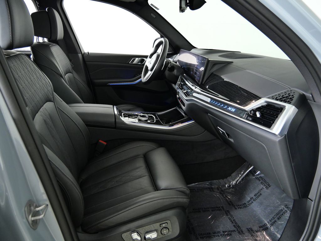 Thumbnail: 2025 BMW X5 - 24