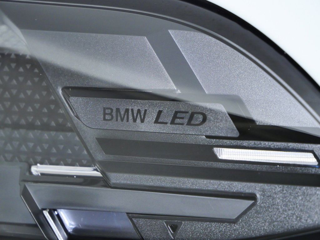 Thumbnail: 2026 BMW X5 - 4