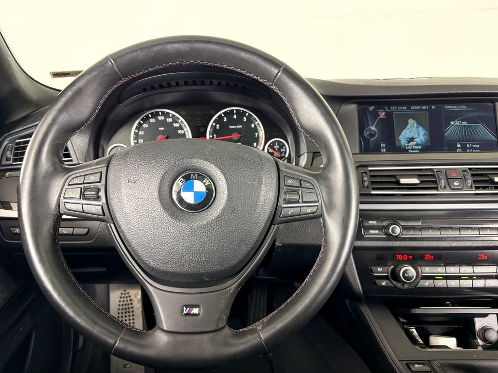 Thumbnail: 2013 BMW M5 - 8