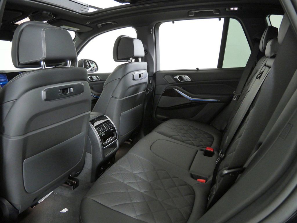 Thumbnail: 2026 BMW X5 - 32