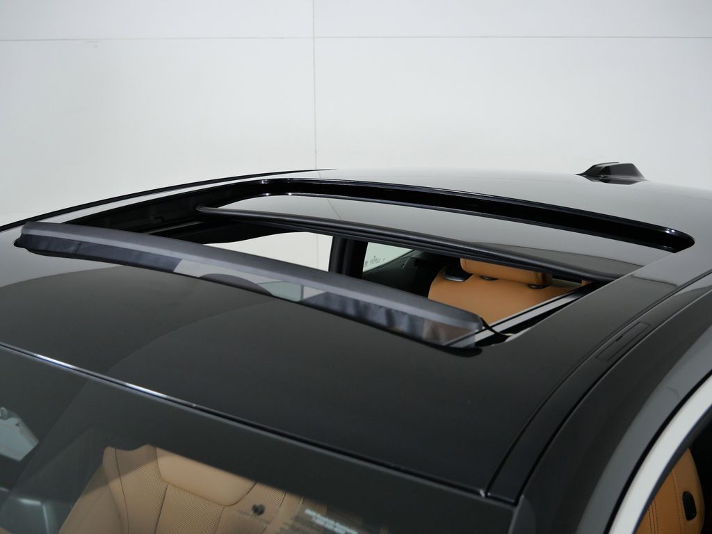 Thumbnail: 2026 BMW i4 - 18
