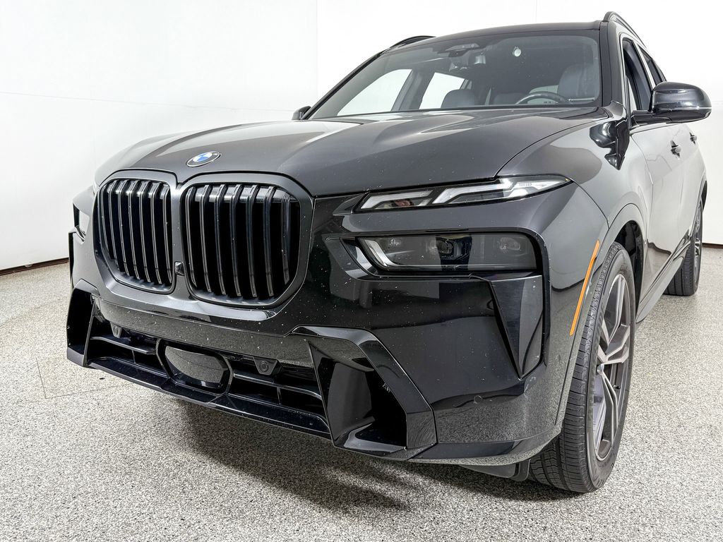 Thumbnail: 2023 BMW X7 - 5