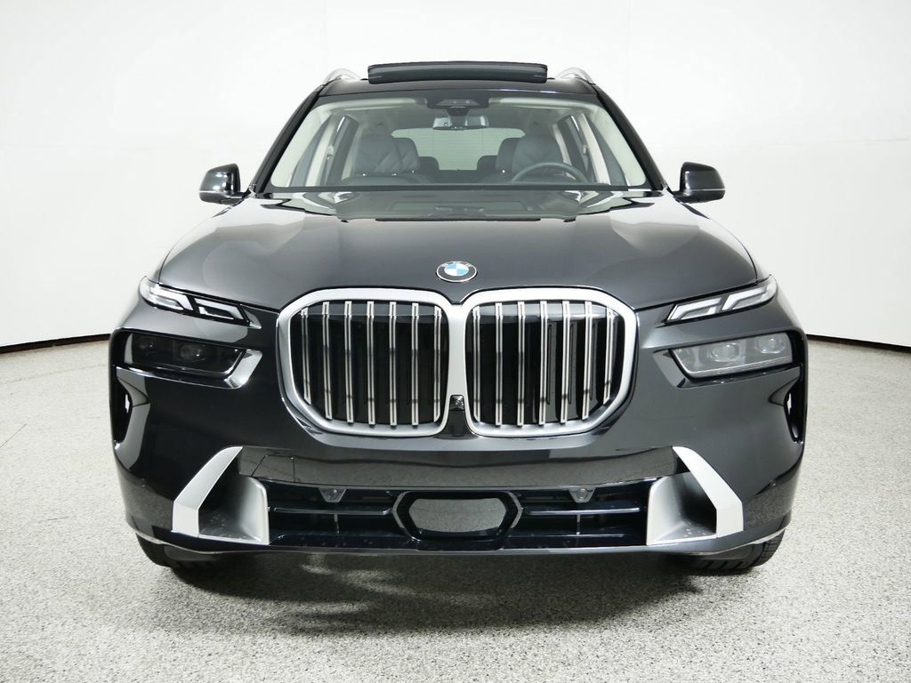 Thumbnail: 2025 BMW X7 - 6