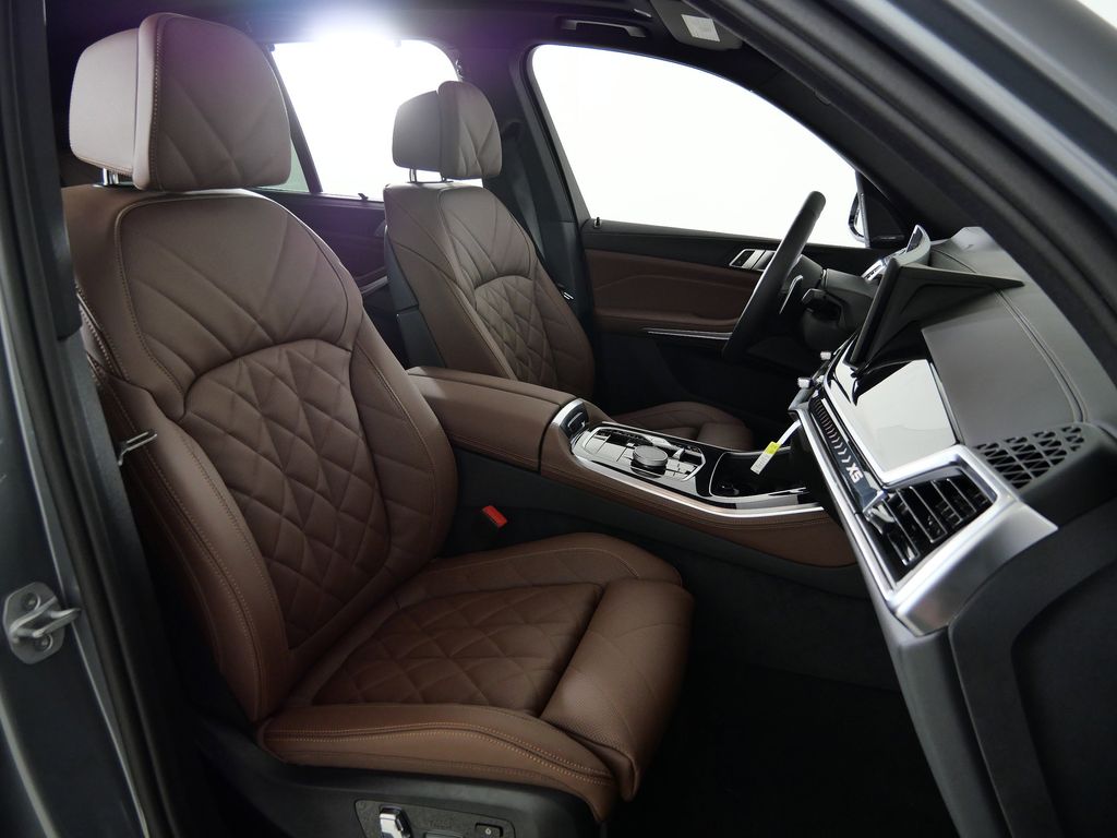 Thumbnail: 2026 BMW X5 - 21