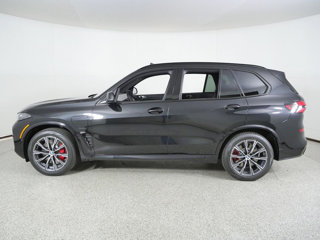 Thumbnail: 2026 BMW X5 - 15