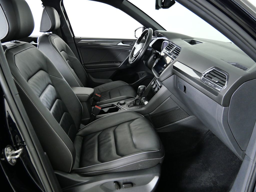 Thumbnail: 2021 Volkswagen Tiguan - 21